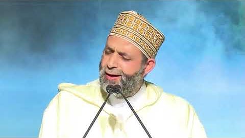 الشيخ حسن صالح  يبهر الجماهير  بتلاوة خيالة لسورة ( الشرح ) بأربع قراءات