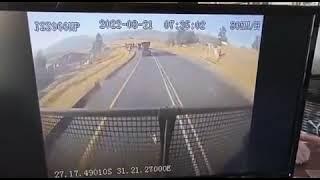 Dashcam captures N2 crash involving 4 side tipper trucks near Pongola