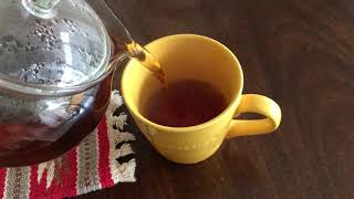 ハリオ 茶茶急須 丸 CHJMN-70T　紅茶を注ぐよ