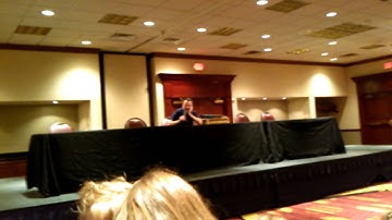 Zim sings Elvis! Richard Horvitz panel at Invader Con 3 Final doom!