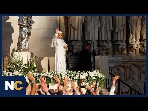 Pope Leo Waves to Crowd as He Leaves Notre-Dame After Vespers in Paris | AK1Z