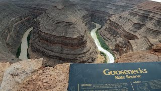 Driving thru Monument Valley to spend the night at Goosenecks State Park (sandstorm and stargazing)