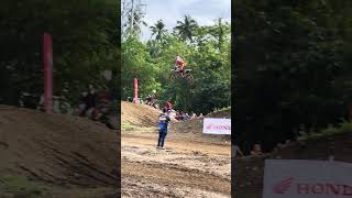 Ompong Nanggigil Sa Ere,Tilihan Ang Mga Fans