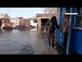 Паводки в Казахстане: затапливает улицы и дома, в Актобе едва не погибла школьница