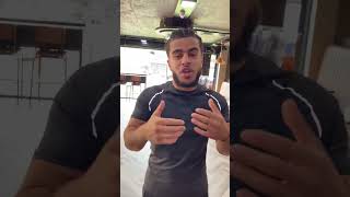 Gary Neville tries some BEEF🍔 #burger #funnyimages #chickenpattyburger #funnymemes #impression