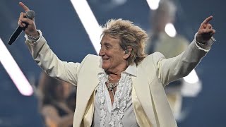 Rod Stewart Wows 2025 AMAs with 'Forever Young' Performance & Lifetime Achievement Award
