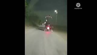 هفضل عمها لحد ما يبنلها                   سمعها