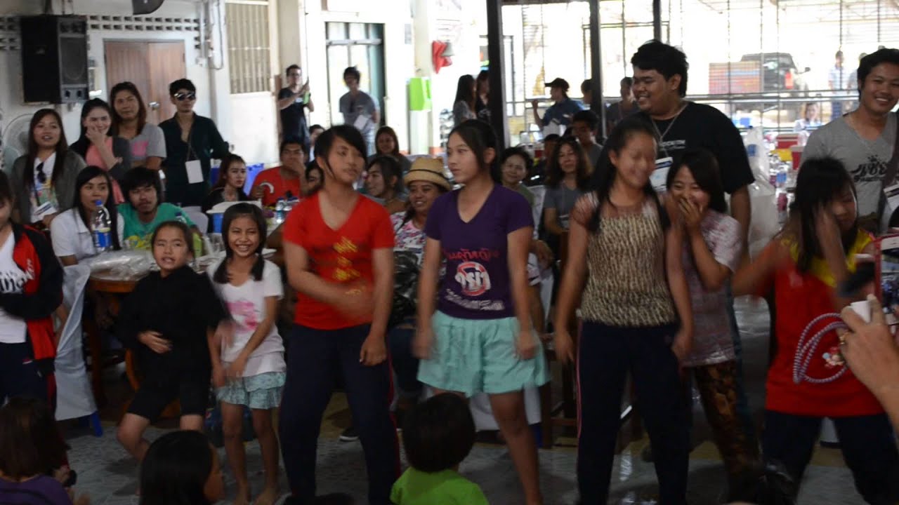 น้องๆเด็กกำพร้า วัดตาลเจ็ดช่อ แดนซ์กระจาย Part 1 @ Trip ปันรัก ปันน้ำใจ