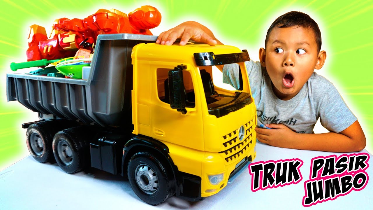 Di sini Zafi ada mainan miniatur truk murah murah, miniatur truk mainan anak bisa muat pasir. Bagi y. 