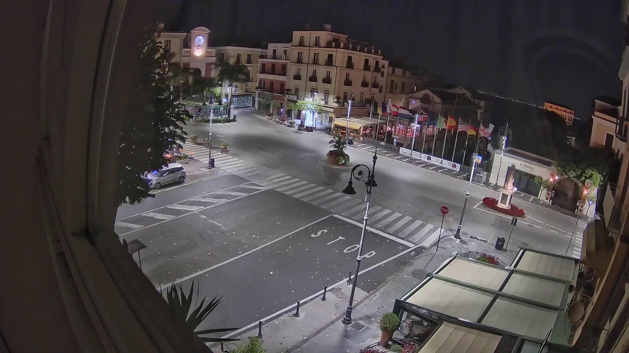 Sorrento Piazza Tasso - Live Webcam by Ristorante 'O Canonico 1898