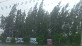 quick thailamd rain squall *caution* loud roadside