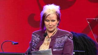 2016 She Rocks Awards: Jennifer Batten Accepts Award