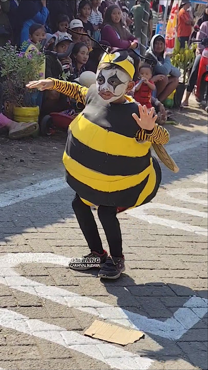 hacy dapat saweran #karnaval #karnavalparty #budaya #pawai #karnavallucu #dance #dancer #dj