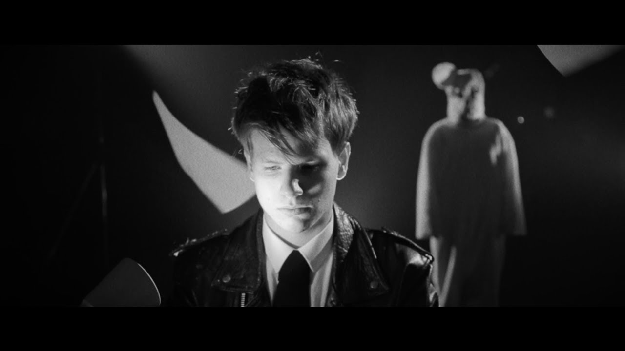 Trailer White Rabbit - The Young Ones