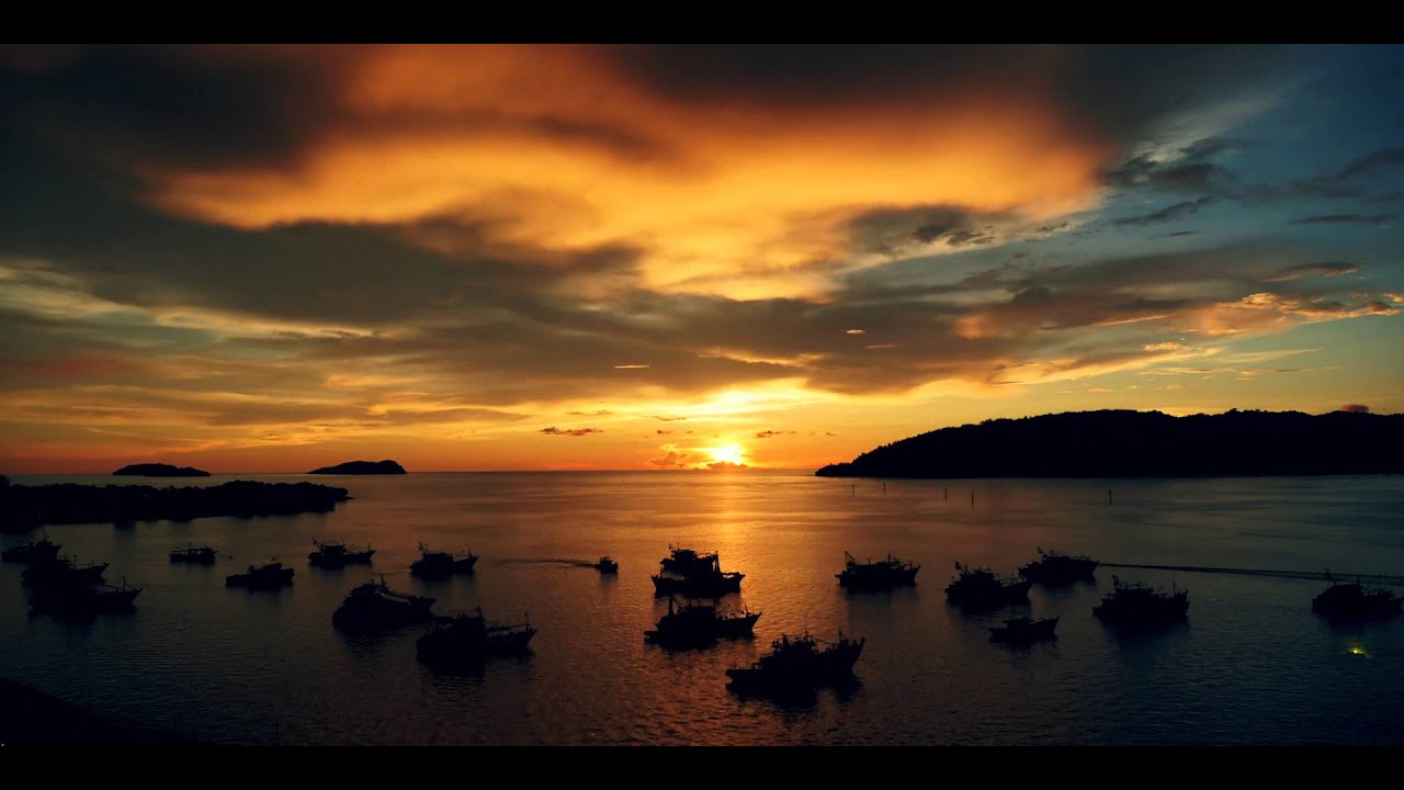 Kota Kinabalu Sunset TimeLapse - YouTube