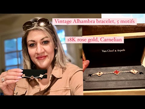 Van Cleef & Arpels Sweet Alhambra Gold And Carnelian Heart Bracelet in  Natural | Lyst