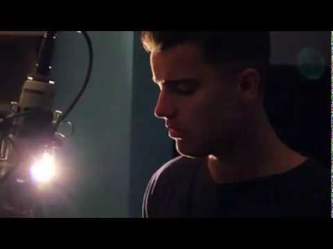 Hobbie stuart    We Cant Stop cover Lyrics