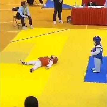 aksi lucu anak kecil taekwondo 😂😂(taekwondo Indonesia)