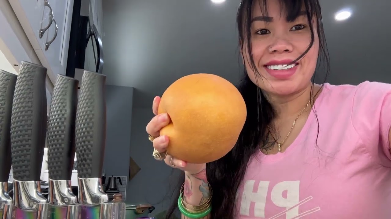 Making Mango Salad