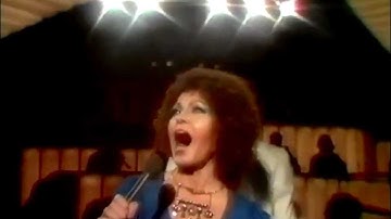 Cleo Laine sings "On A Clear Day You Can See Forever" (with a G above top C)
