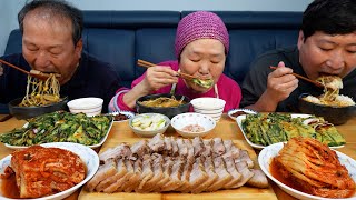 Korean homemade foods! Spicy beef radish soup, Boiled pork - Mukbang eating show