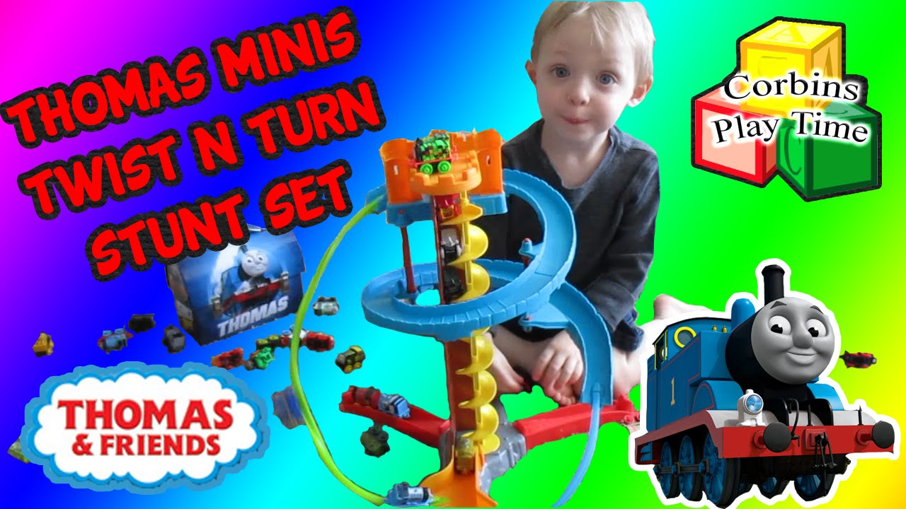 thomas minis twist and turn stunt set