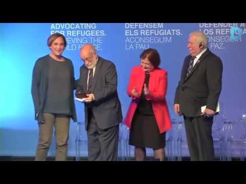 arcadi oliveres medalla d'or Arcadi Oliveres i René Pérez, premis 2015 de la Cimera de Nobels de la Pau