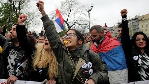 Thousands of Serbians gather against populist leader Vucic
