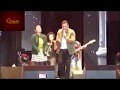 أصالة تبوس عمرو دياب علي الهواء في حفلة دبي 