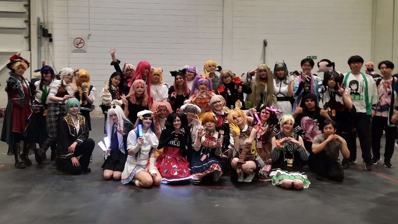 Cosplay Random Dance at MCM London! #アニソンランダムダンス - YouTube