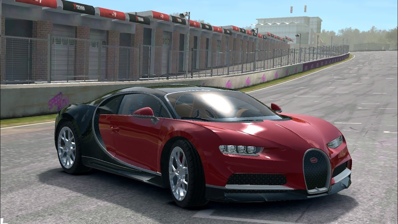 Bugatti Chiron - The Ultimate Track Race in 4K! - YouTube