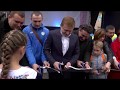 Степан Івахів відкрив сучасний спорткомплекс у рідному селі