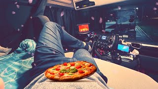 Готовим пиццу в грузовике! (немного подгорело)