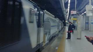 優しい警笛を一声鳴らしてくれました！。EF64 1008号機牽引稲沢発大府行き5580レ名古屋2番線通過