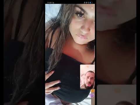     مغربية تتدعى انها جزائرية وتستهزء بي جزائري 