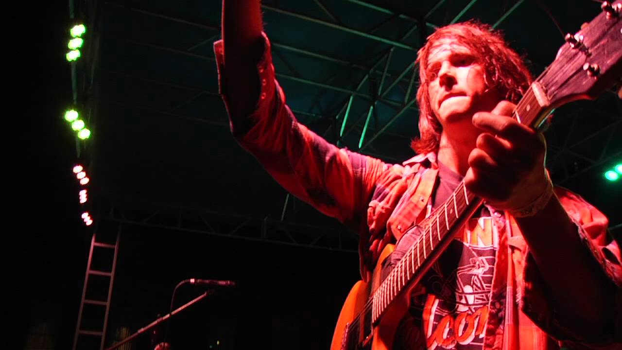 deep blue sea 3 The Whigs - hot bed