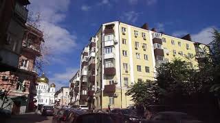 г. Ростов-на-Дону. 16 октября 2025г. Соборный переулок. Самое начало. Солнечный денёк.