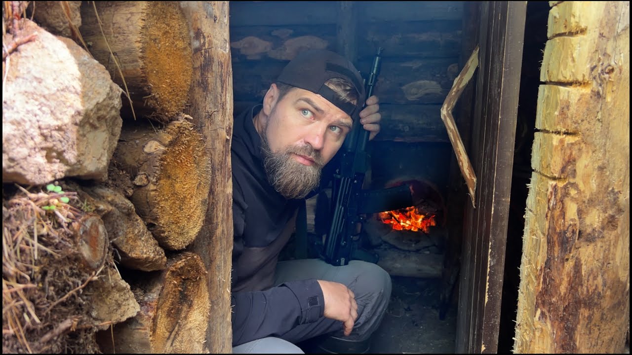 Don't miss it! 100% success! How to make a shelter in a Wild forest from improvised materials.