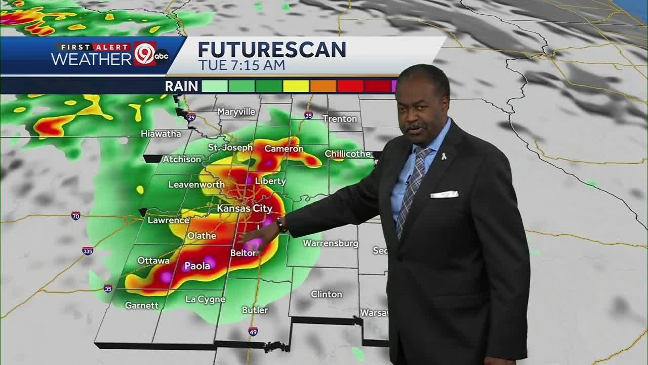 Strong to severe storms possible early Tuesday morning - YouTube