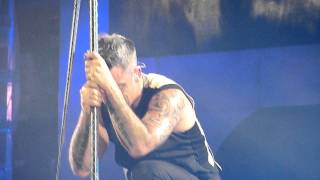 Robbie 'bootylicious' Williams  - Come Undone @ Esprit Arena Dusseldorf 25-07-2011