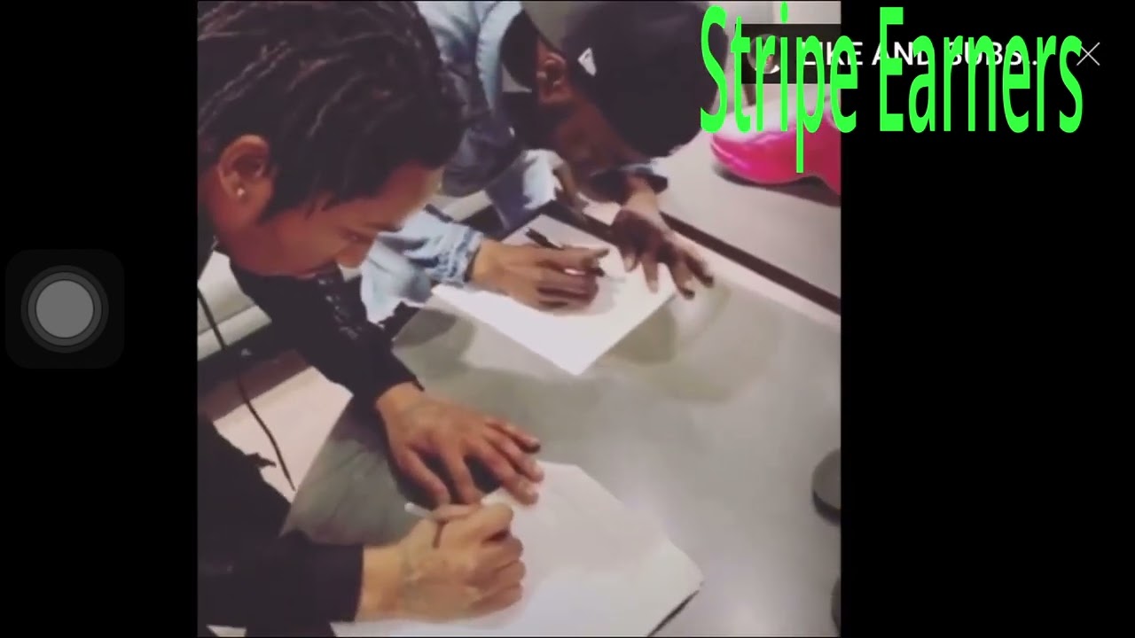 LIL Durk Signing OTF Memo 600 & Just blow 600 In The Middle Of The Mall, Memo Was Happy AF 😂