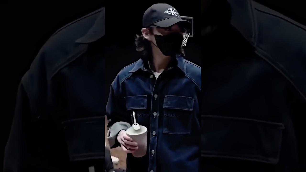 Muscle Bunny Jungkook got our knees weak🐰💪🏻 