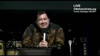 Pdt. Gilbert Lumoindong jenaka
