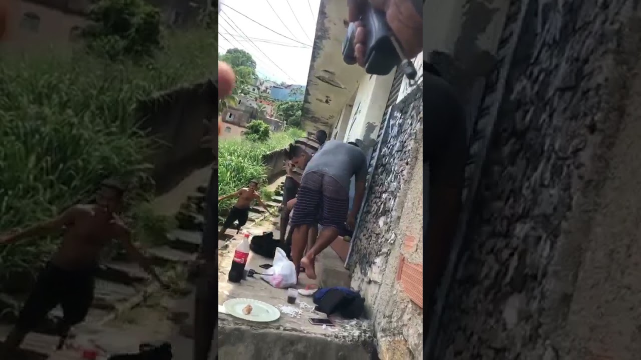 Detenção de traficantes na favela 2021 YouTube