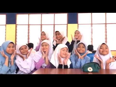 Budak sekolah main tik tok
