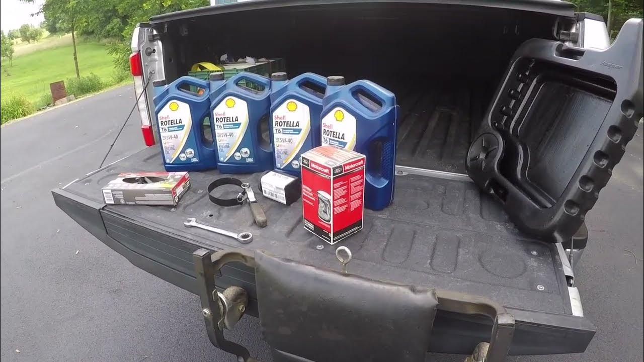 Changing oil in 2018 Ford Superduty 6.7. Same process for 2017-2019