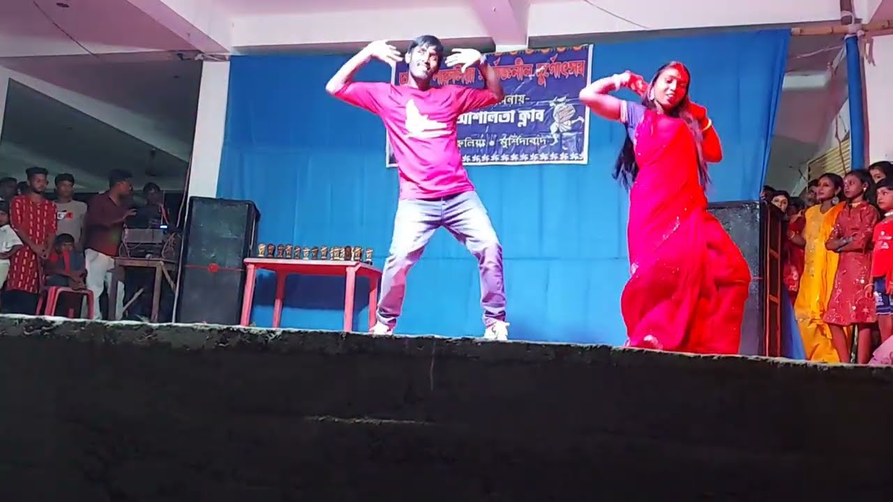 Neeli Neeli Akhiyan || গ্ৰামে টেজ ড্যান্স প্রোগ্রাম ||