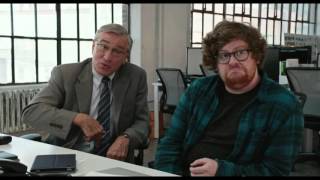 the intern robert de niro anne hathaway clip trailer