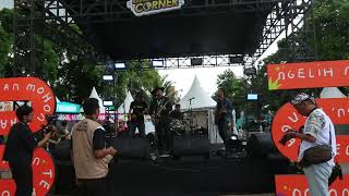 Reza Arfandy - Bad Girl (Boy) (Live at Imarindo Corner @ RememberNovember Fest. Jakarta)