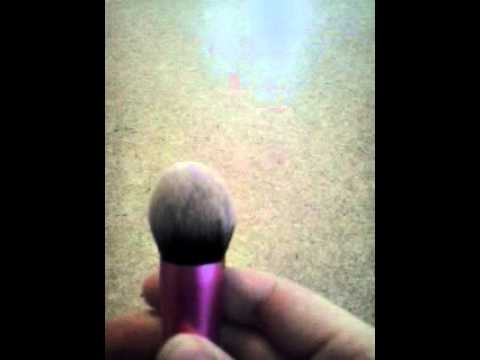 Кисть макияжная с байинкоинс